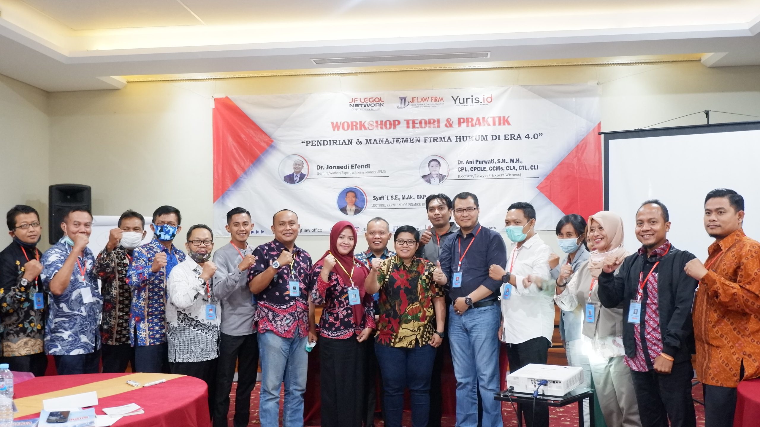 Foto bersama tim Jeeflegal Corpora